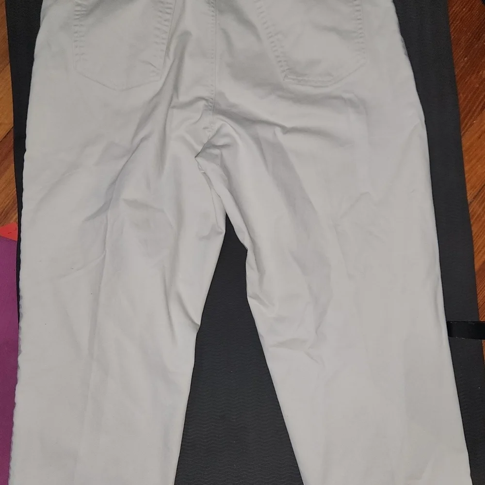Women's Classic Cream Cropped Pants